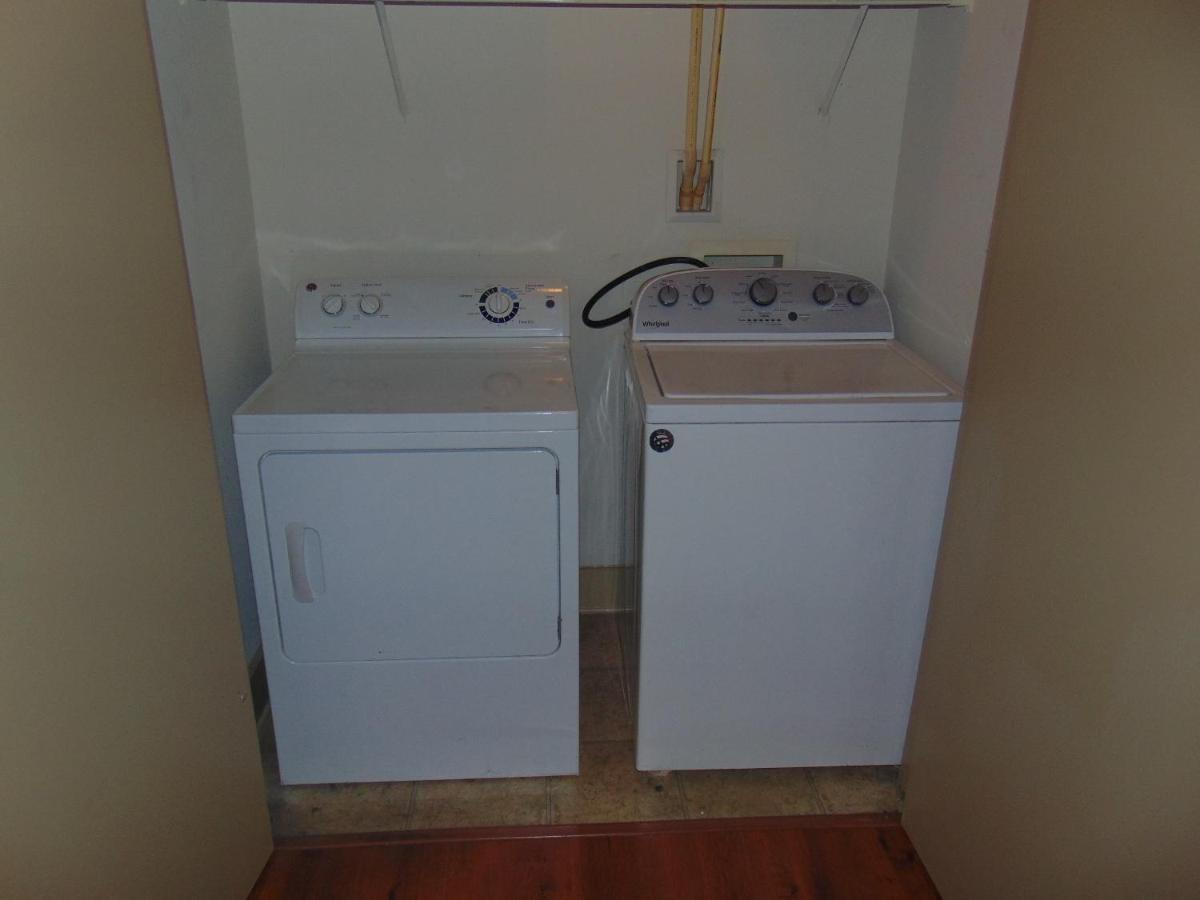Appartamento 1Bd Gorgeous Loft In Buckhead Free Wi-Fi, Parking Atlanta Esterno foto