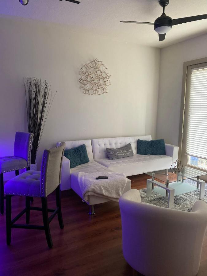 Appartamento 1Bd Gorgeous Loft In Buckhead Free Wi-Fi, Parking Atlanta Esterno foto