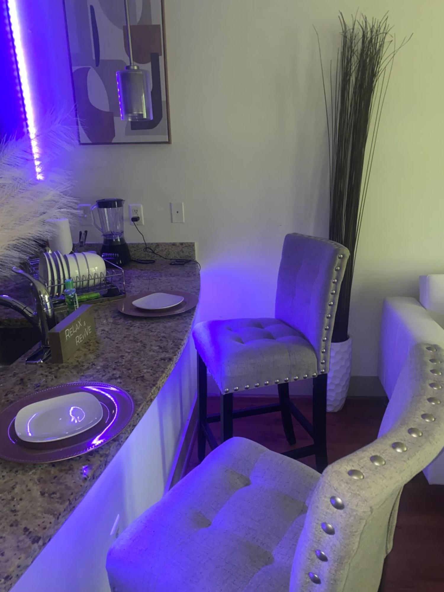 Appartamento 1Bd Gorgeous Loft In Buckhead Free Wi-Fi, Parking Atlanta Esterno foto