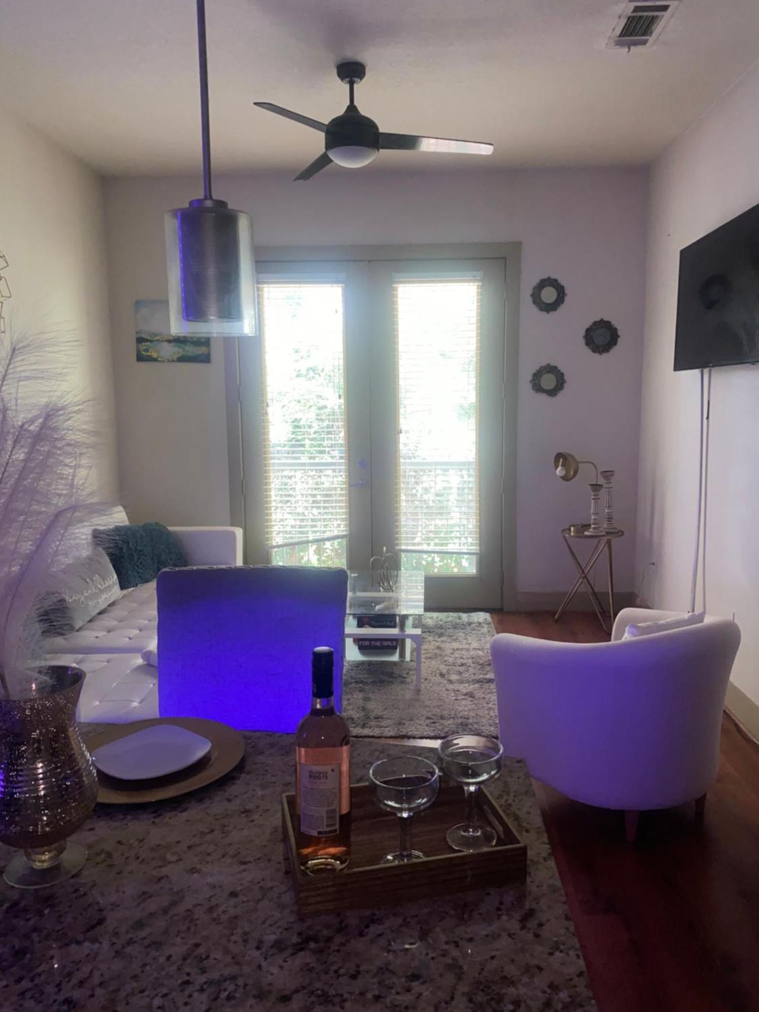 Appartamento 1Bd Gorgeous Loft In Buckhead Free Wi-Fi, Parking Atlanta Esterno foto
